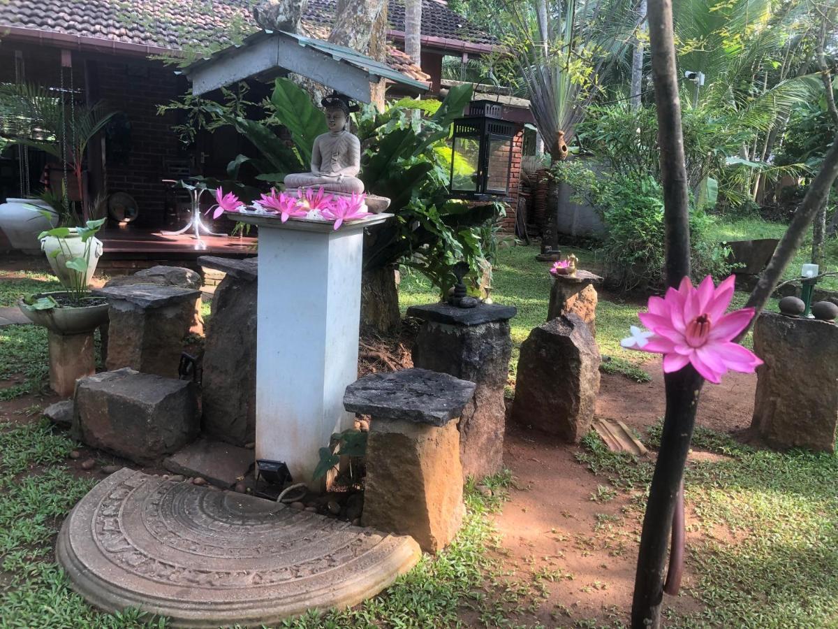 Hotel Heladiv Anuradhapura Exterior foto