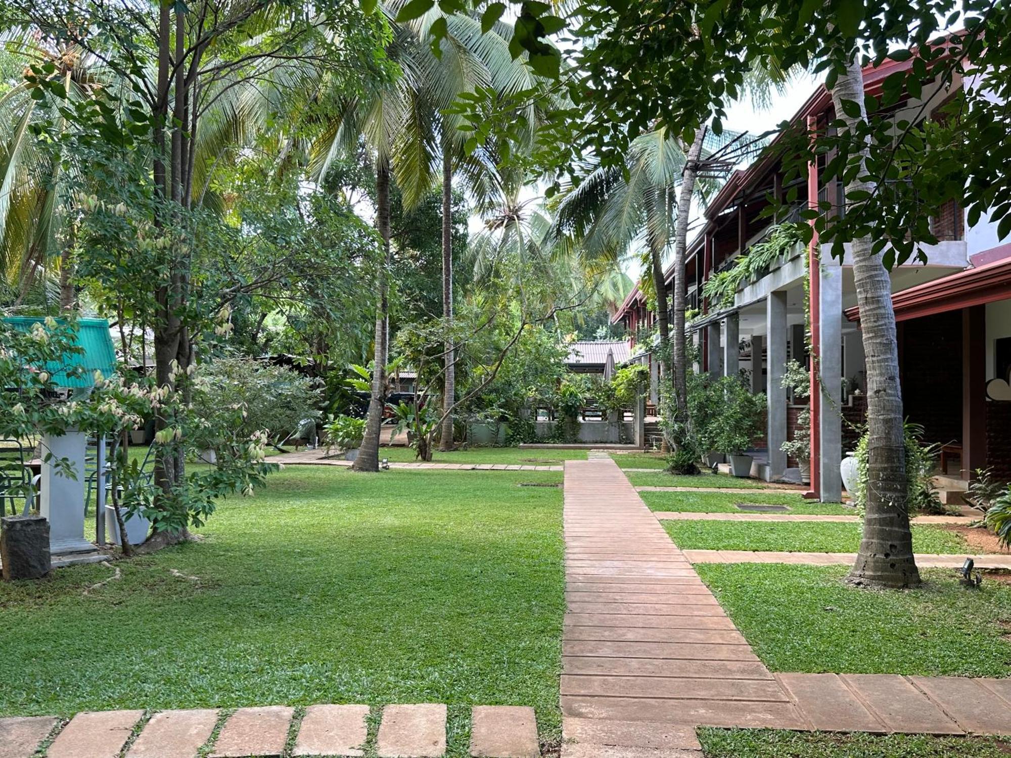 Hotel Heladiv Anuradhapura Exterior foto