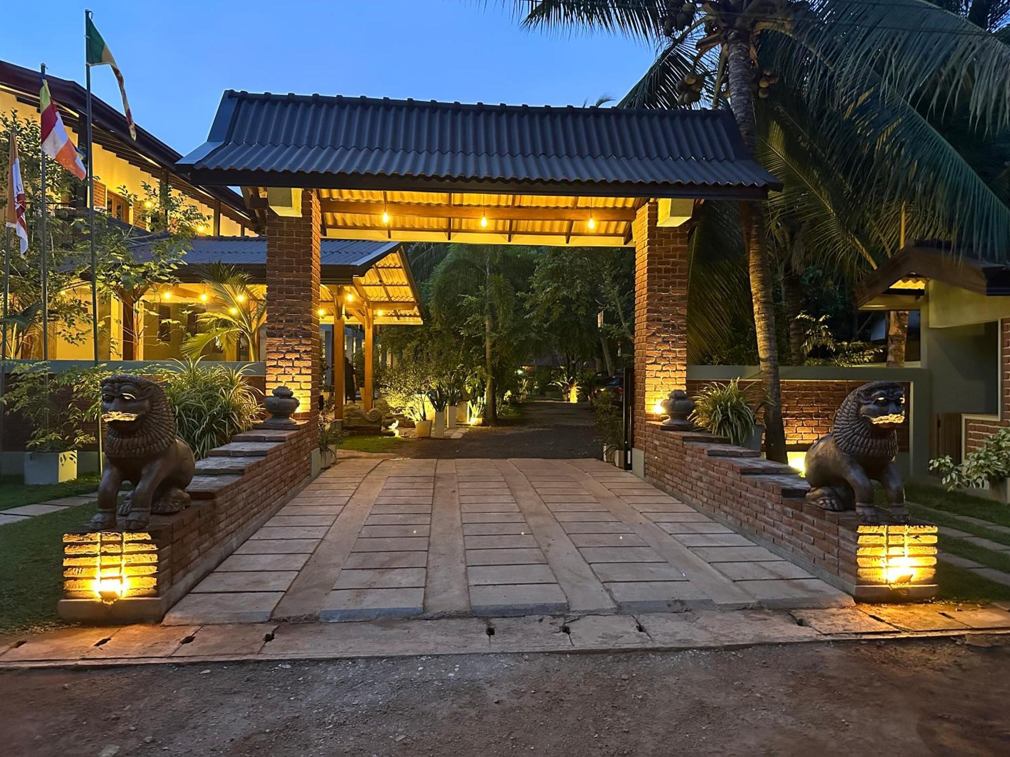 Hotel Heladiv Anuradhapura Exterior foto