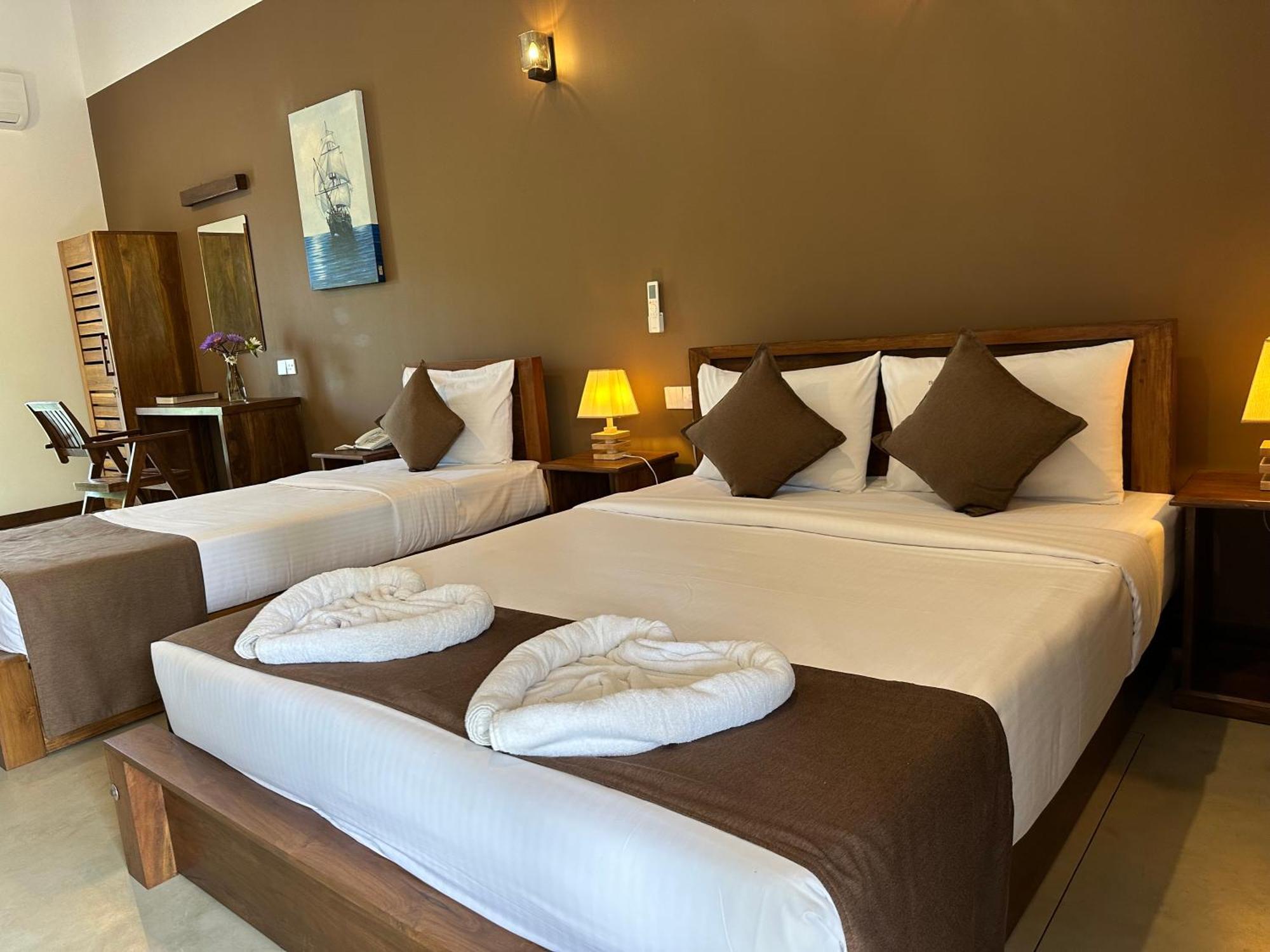 Hotel Heladiv Anuradhapura Exterior foto
