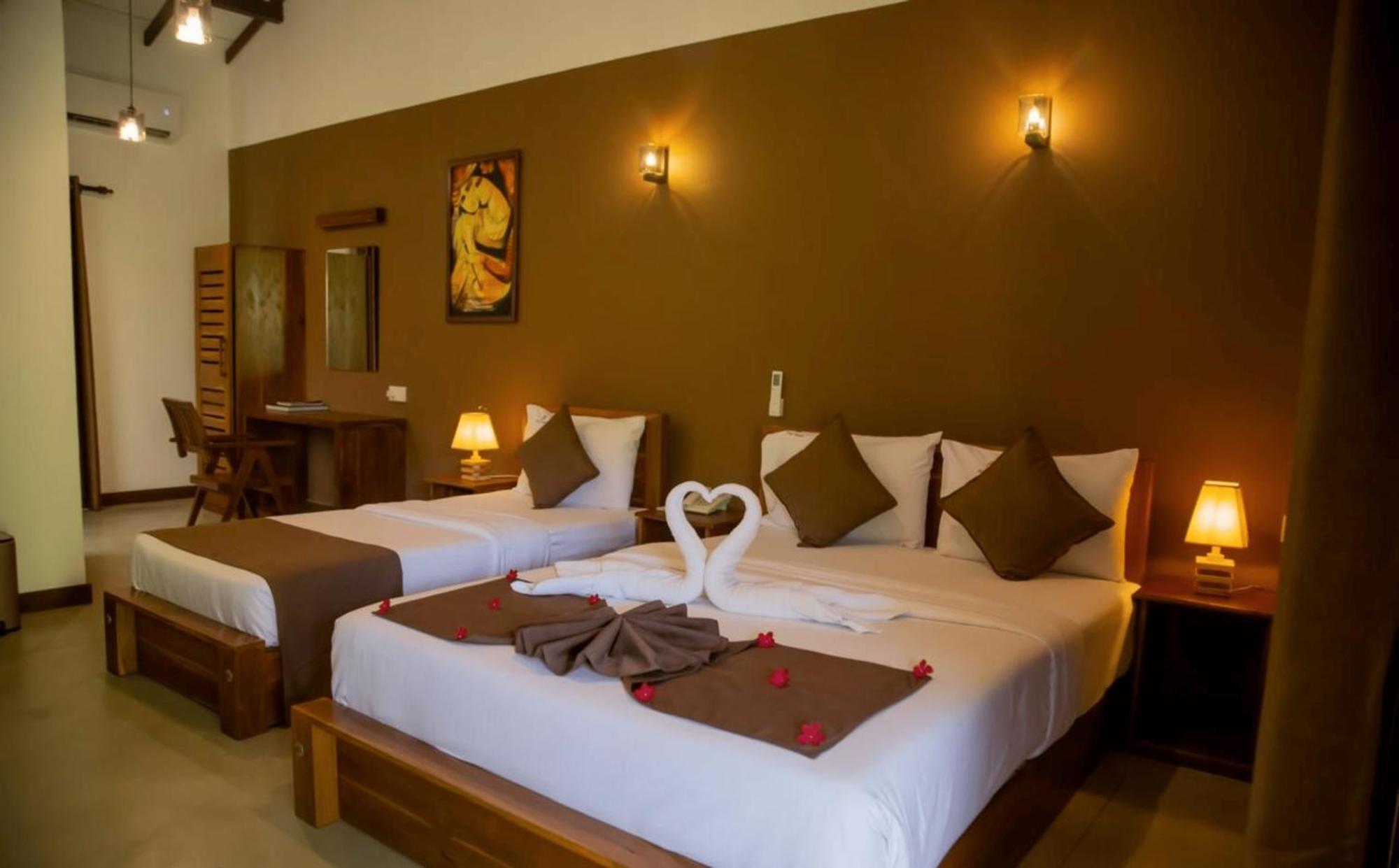 Hotel Heladiv Anuradhapura Exterior foto