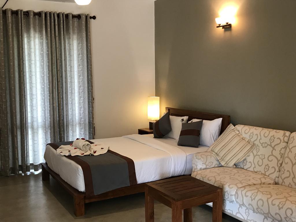 Hotel Heladiv Anuradhapura Exterior foto